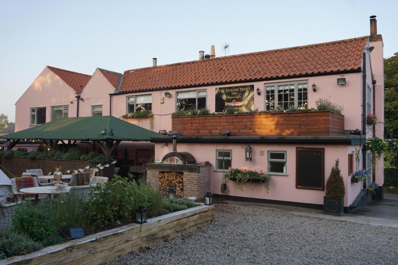 The Tickled Trout Inn Bilton-In-Ainsty York Exterior photo